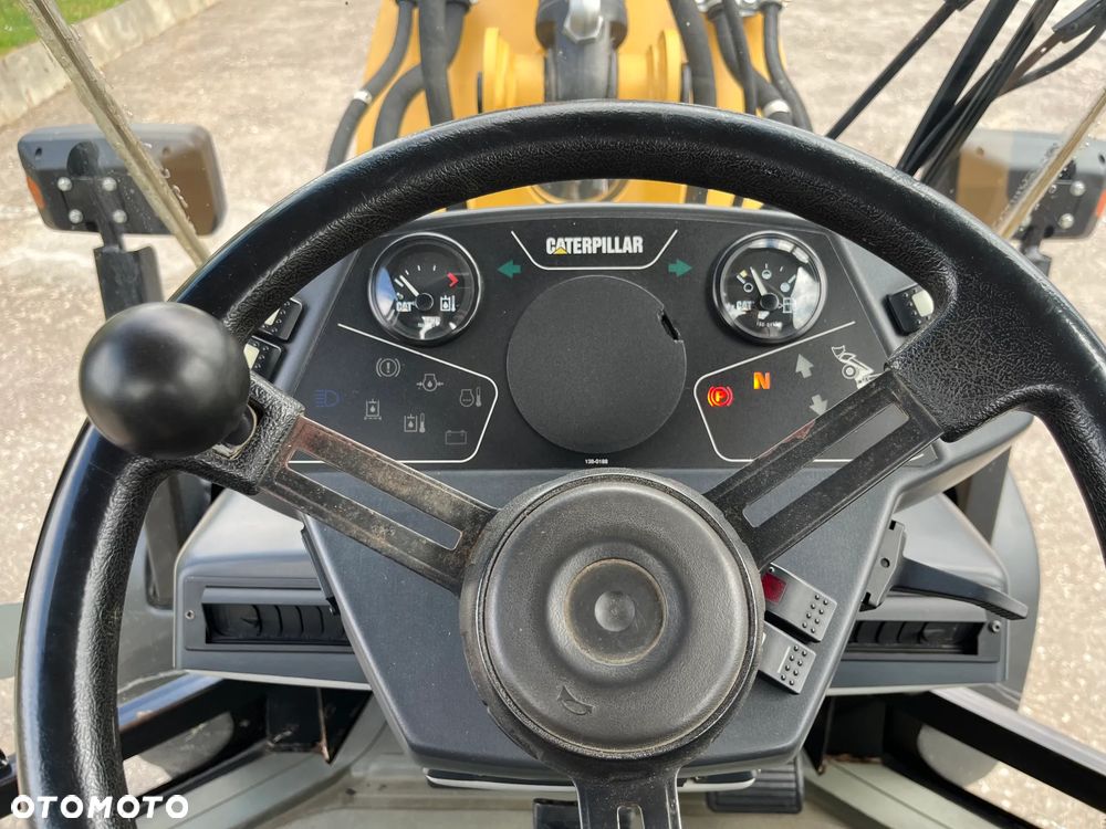 Caterpillar 906 - 17