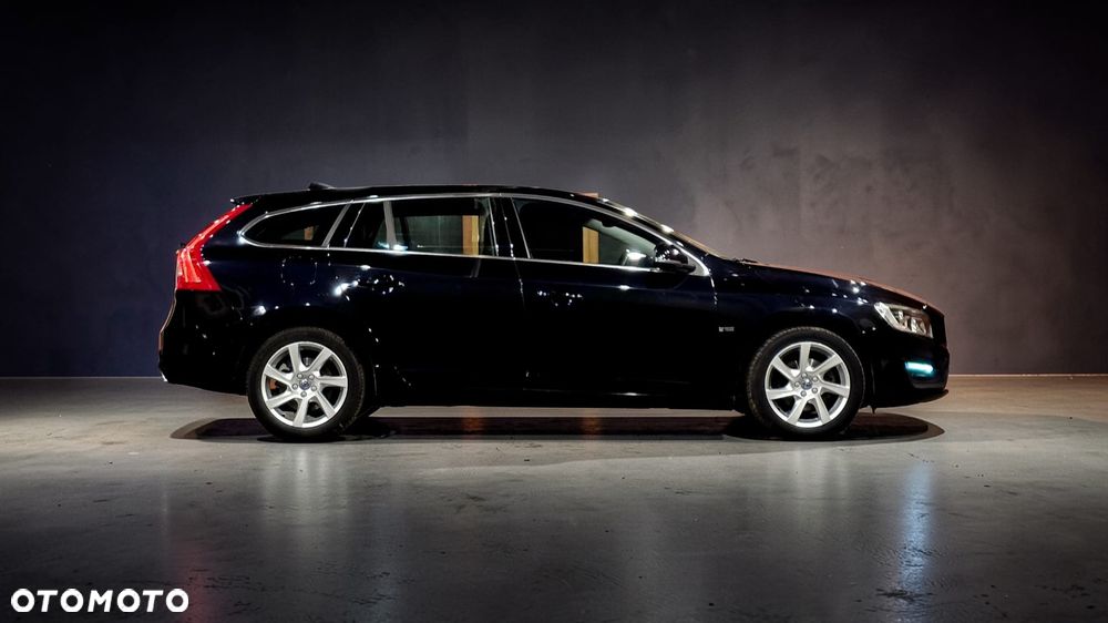Volvo V60 D4 Drive-E Momentum - 36