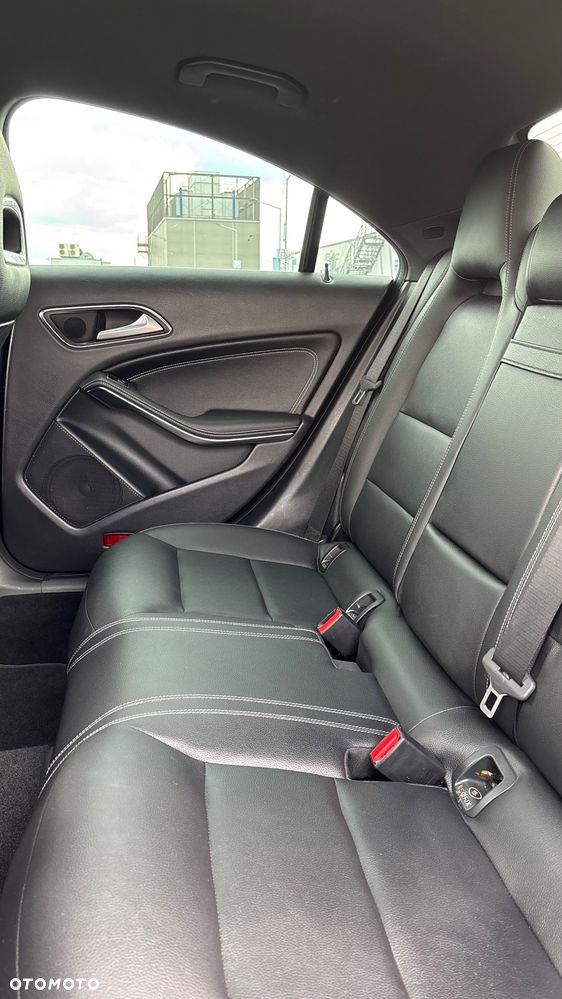 Mercedes-Benz CLA 250 7G-DCT SCORE - 10