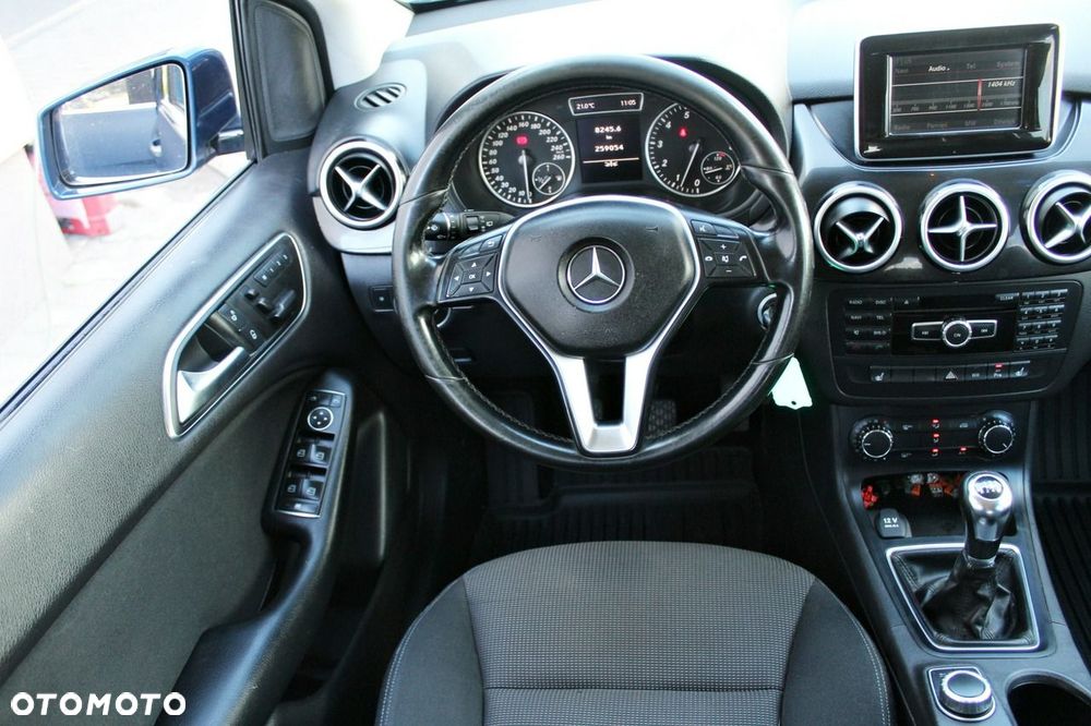 Mercedes-Benz Klasa B 200 Edition - 11