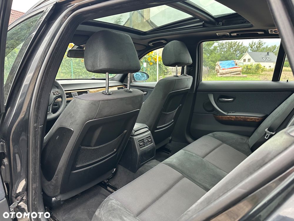 BMW Seria 3 320i - 23
