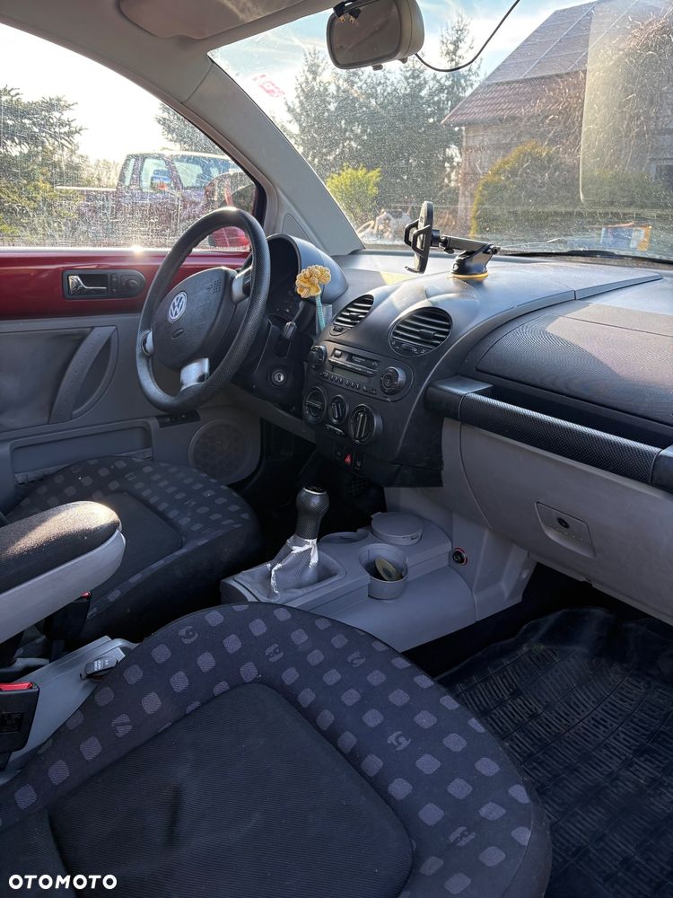 Volkswagen New Beetle - 4