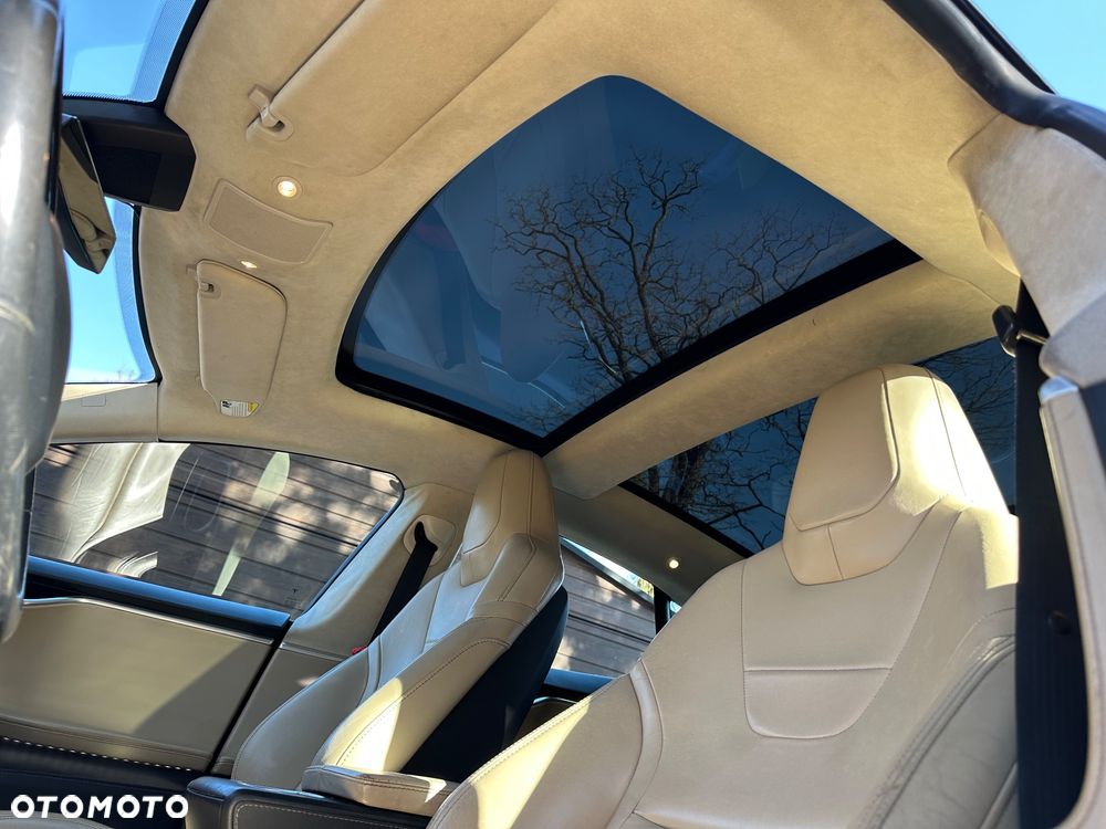 Tesla Model S Performance - 26