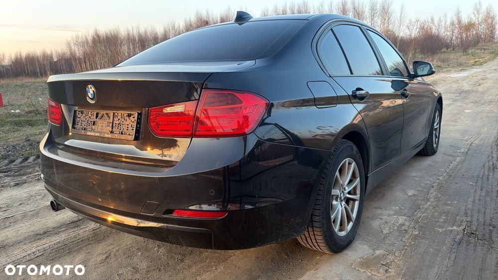 BMW Seria 3 320d Blue Performance - 5