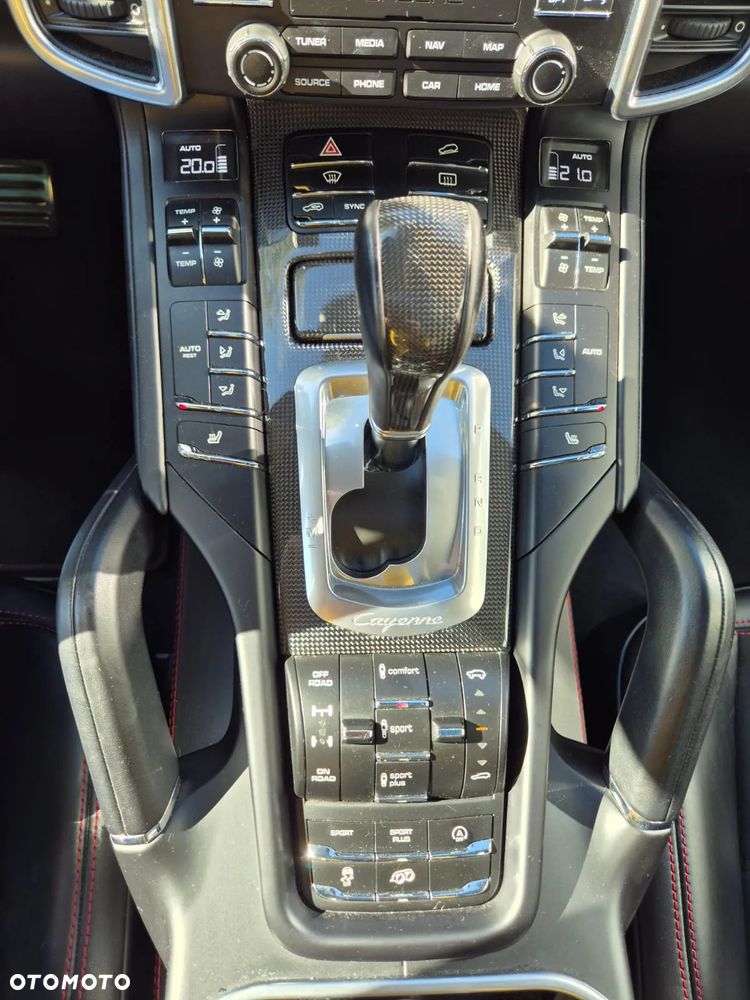 Porsche Cayenne GTS - 12