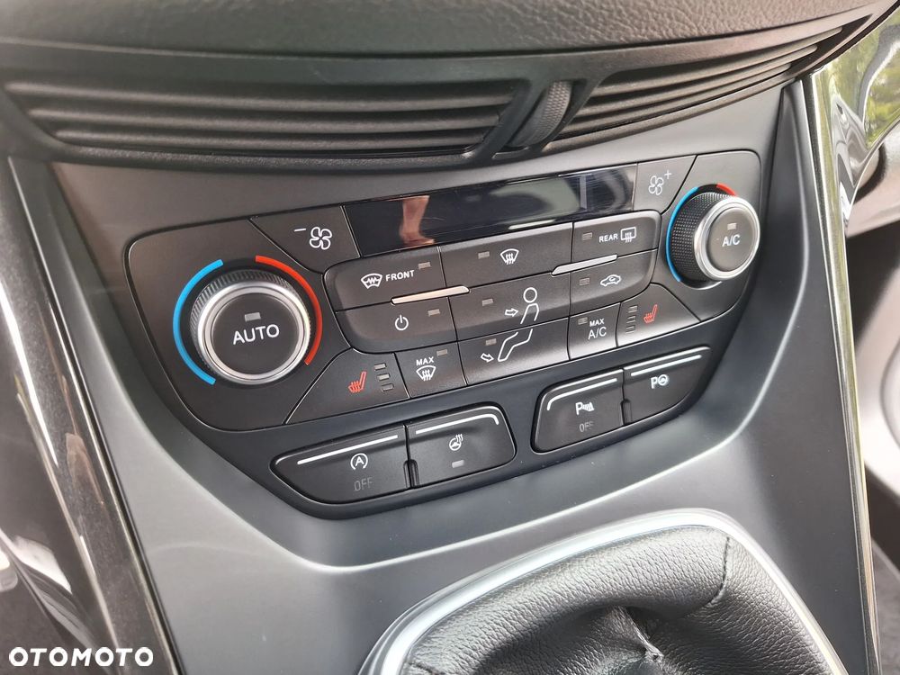Ford Kuga 1.5 EcoBoost 2x4 ST-Line - 18