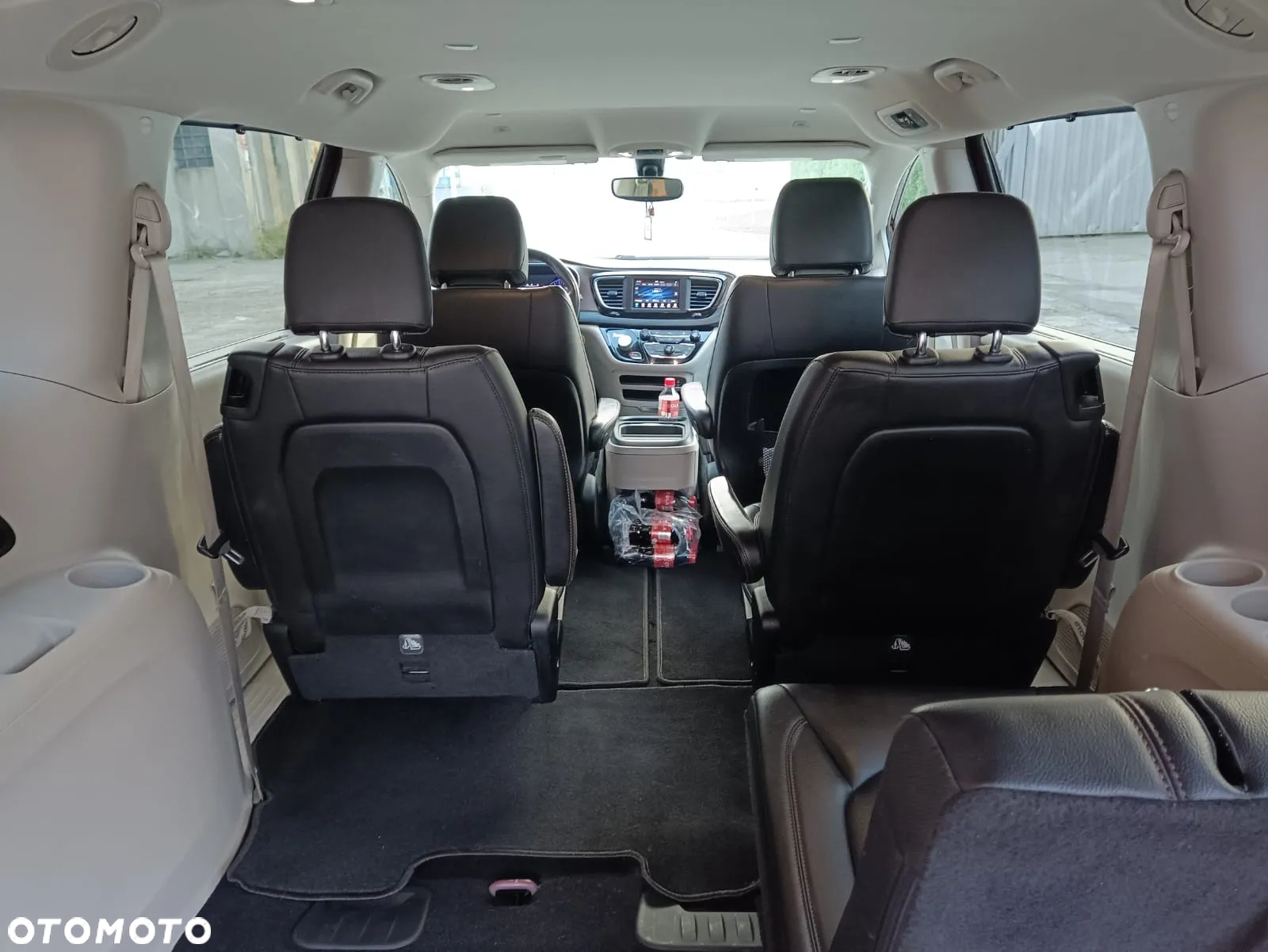 Chrysler Pacifica - 11