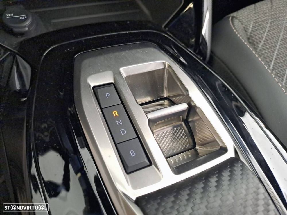 Peugeot e-2008 54 kWh Allure - 17