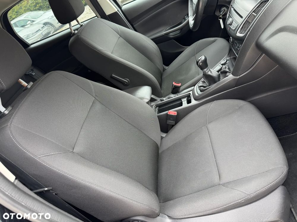Ford Focus 1.0 EcoBoost Titanium - 26