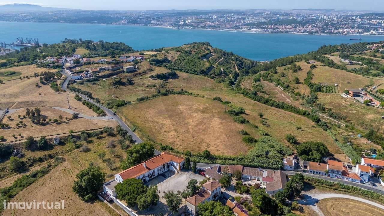 Propriedade Única na Trafaria | Almada: Terreno de 21.241 m2 e 3 Casas - Grande imagem: 3/14