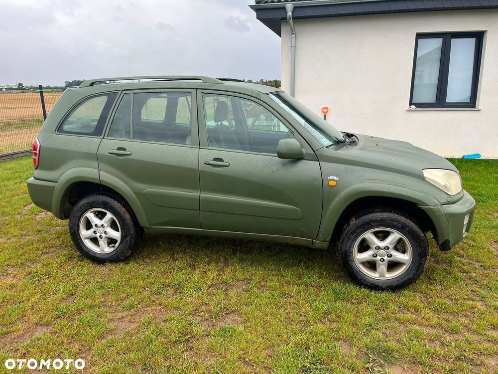Toyota RAV4 2.0 D-4D 4x4 - 4
