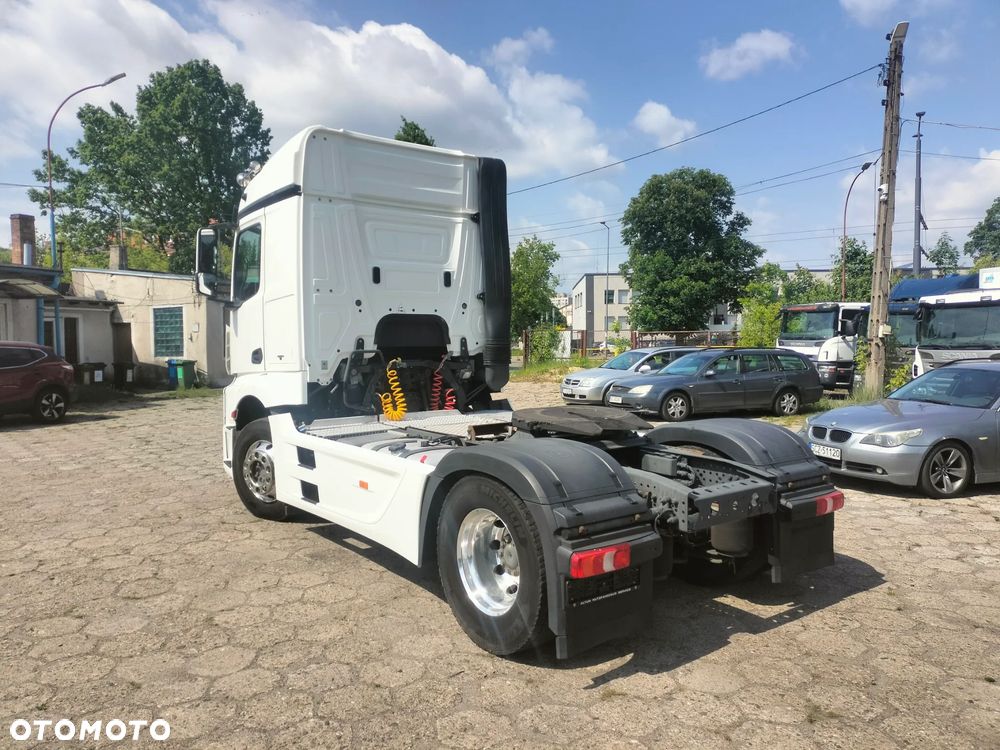 Mercedes-Benz Actros - 3