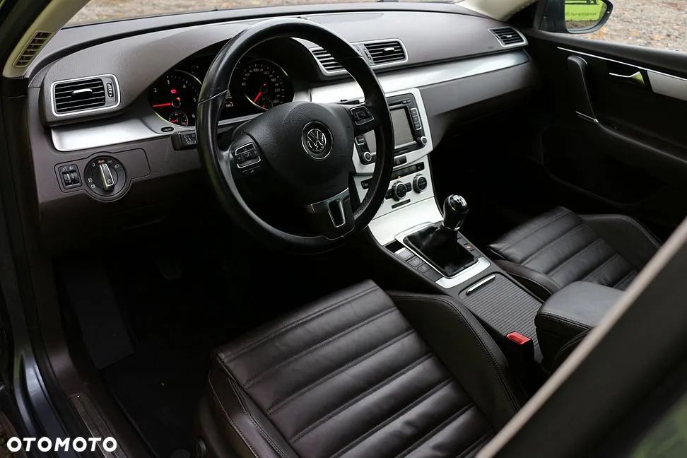 Volkswagen Passat Variant 2.0 TDI Highline - 12