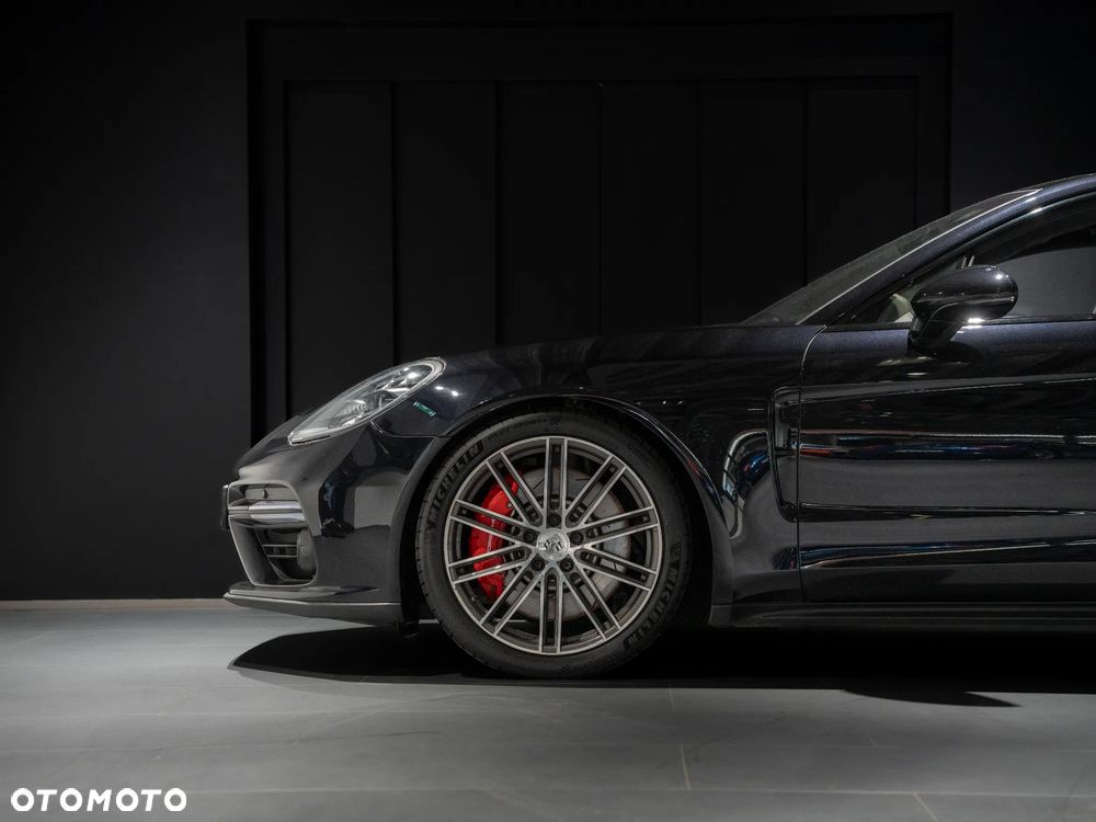 Porsche Panamera Turbo - 8