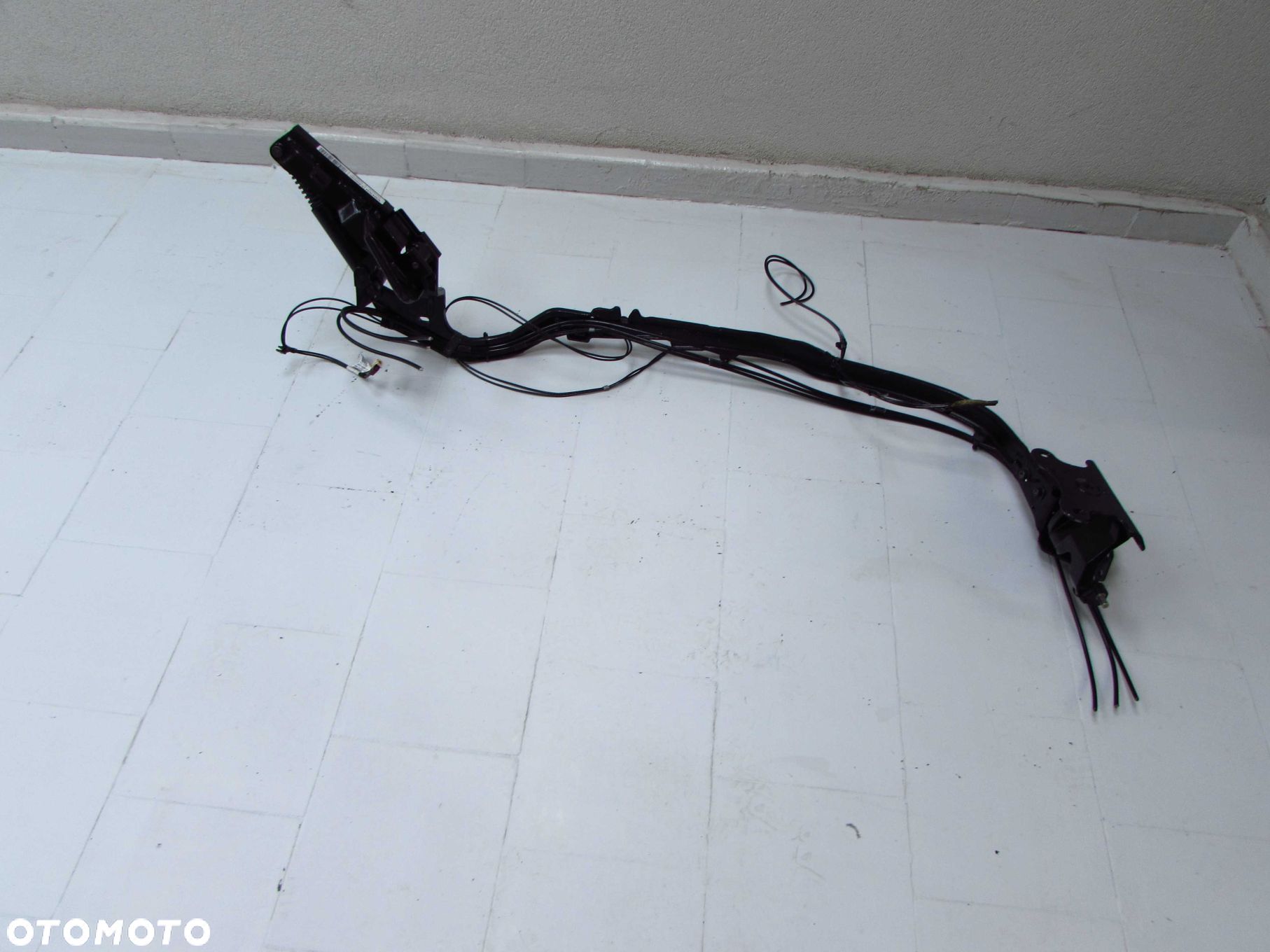 VOLVO C70 II 06-13 ZAWIAS RAMIE RAMA DACHU PRAWA STRONA 31256475 - 1