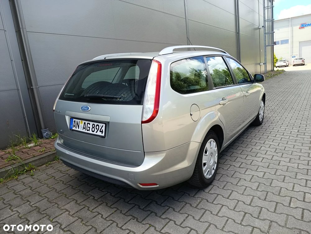 Ford Focus 1.6 16V Style+ - 10