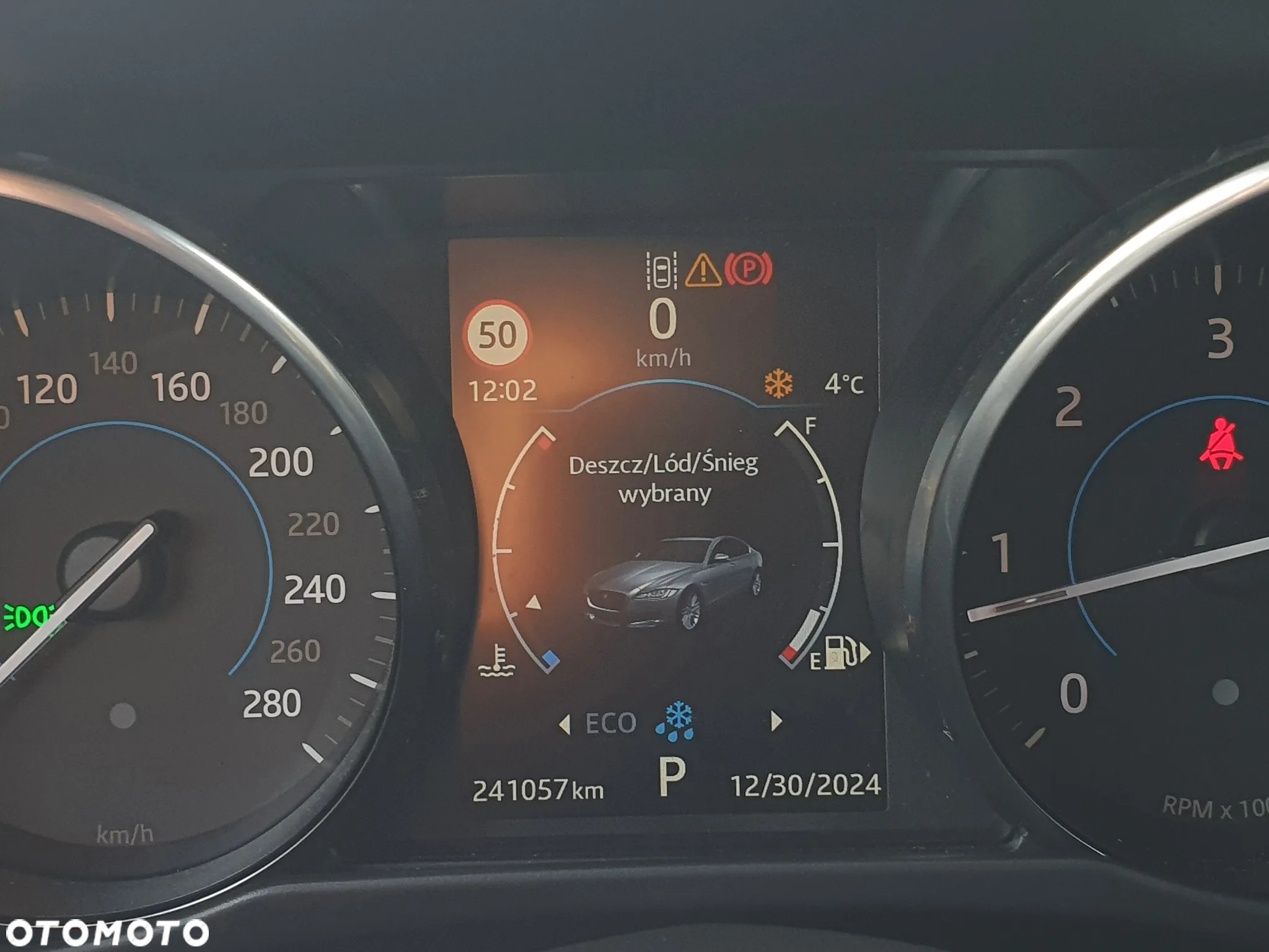 Jaguar XF 2.0 i4D R-Sport - 30