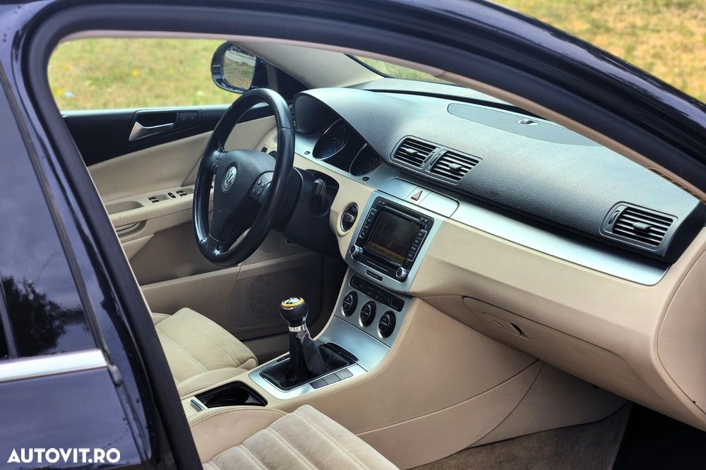 Volkswagen Passat 2.0 TDI 4Motion BlueMotion Technology Highline - 8