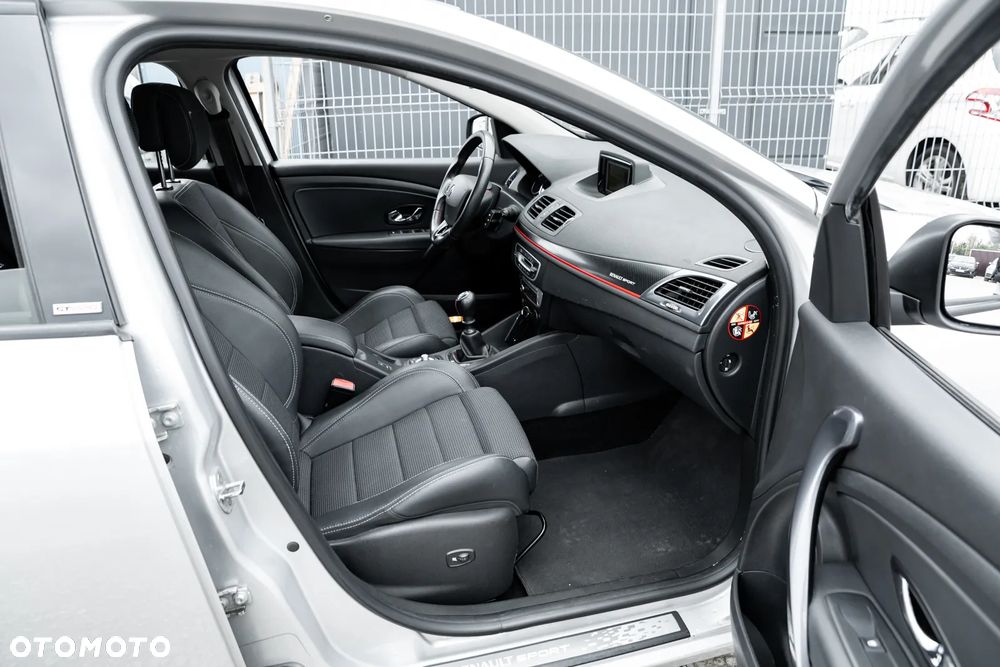 Renault Megane TCe 220 Start & Stop GTline 220 - 25