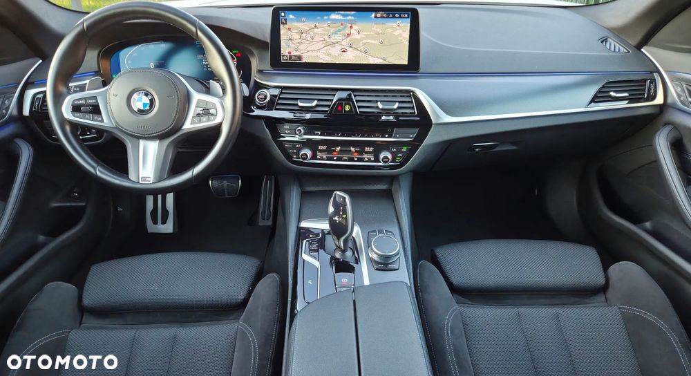 BMW Seria 5 520d Touring M Sport Edition - 6
