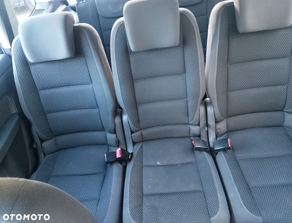 Volkswagen Touran - 17