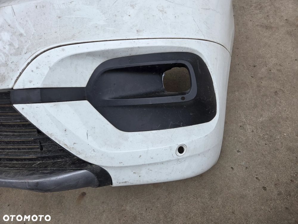 Zderzak przedni Opel Combo E - 9