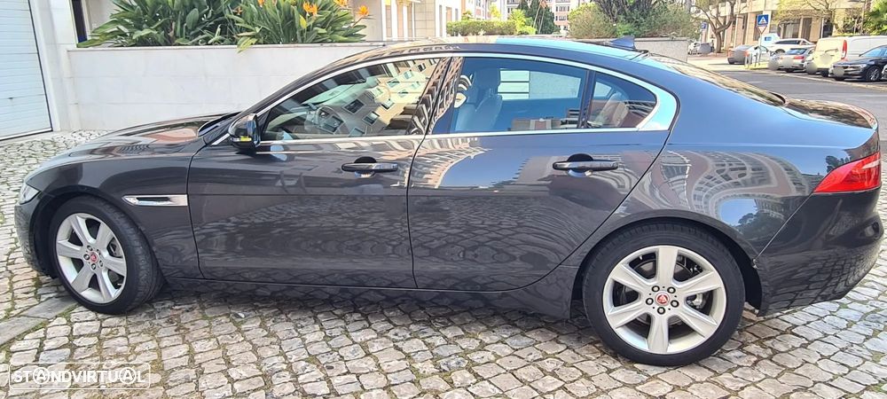 Jaguar XE 2.0 D Prestige Aut. - 7