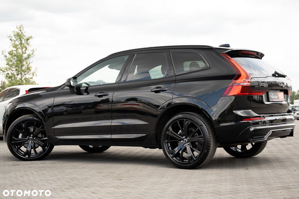 Volvo XC 60 B5 B AWD Ultimate Dark - 14