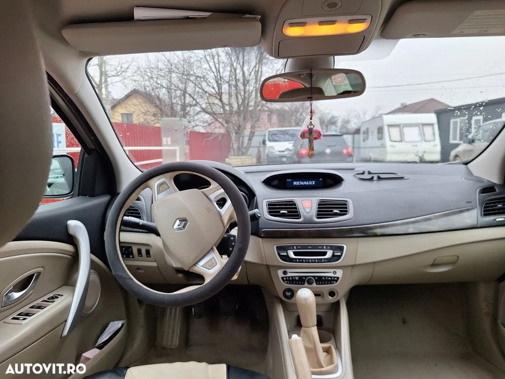 Renault Fluence 1.6 16V Privilege - 14