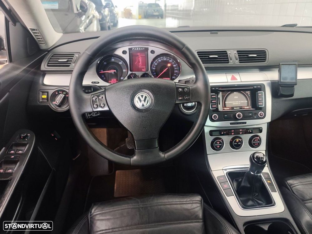 VW Passat Variant 2.0 TDI Highline - 13