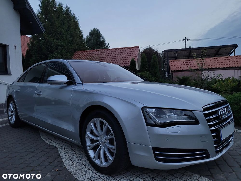 Audi A8 - 4