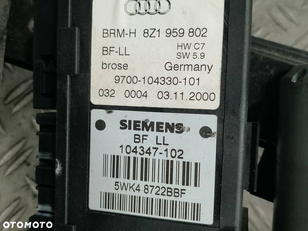 PODNOŚNIK SZYBY PRAWY PRZÓD ZE STELAŻEM AUDI A2 8Z0837754A       8Z1959802 - 3