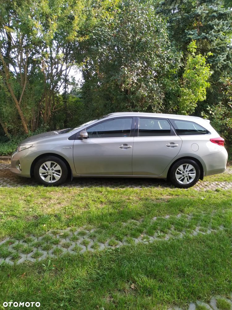 Toyota Auris 1.8 HSD Luna - 2