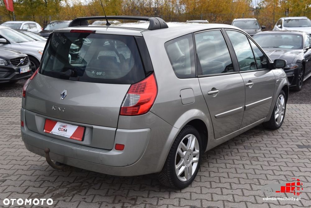 Renault Grand Scenic - 9