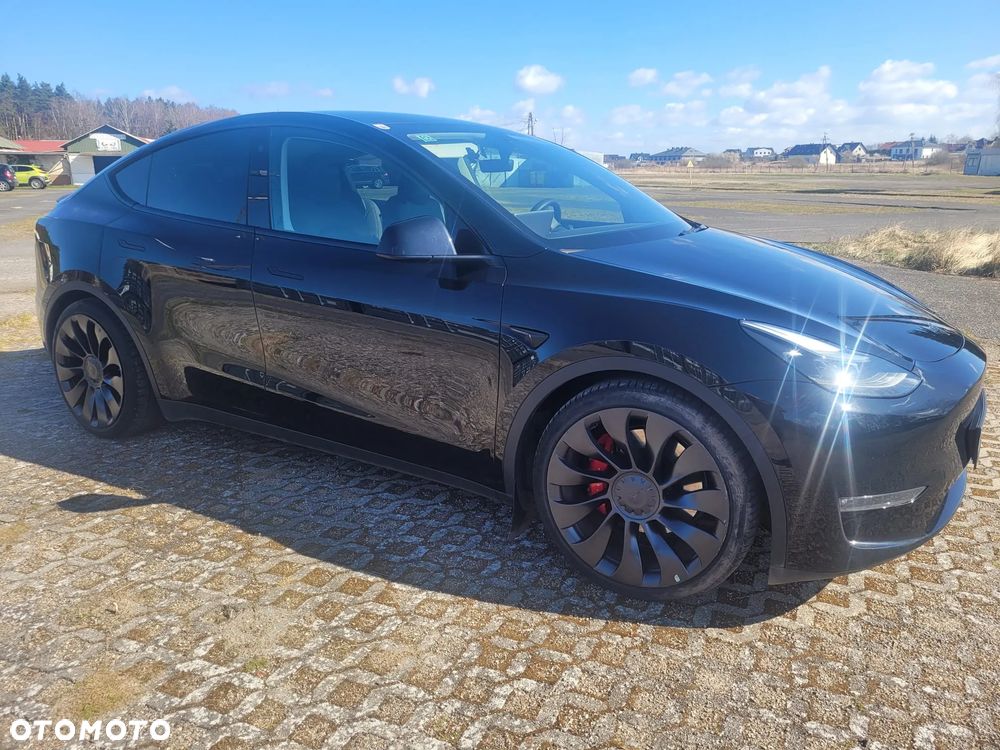 Tesla Y Performance Dual Motor AWD - 4
