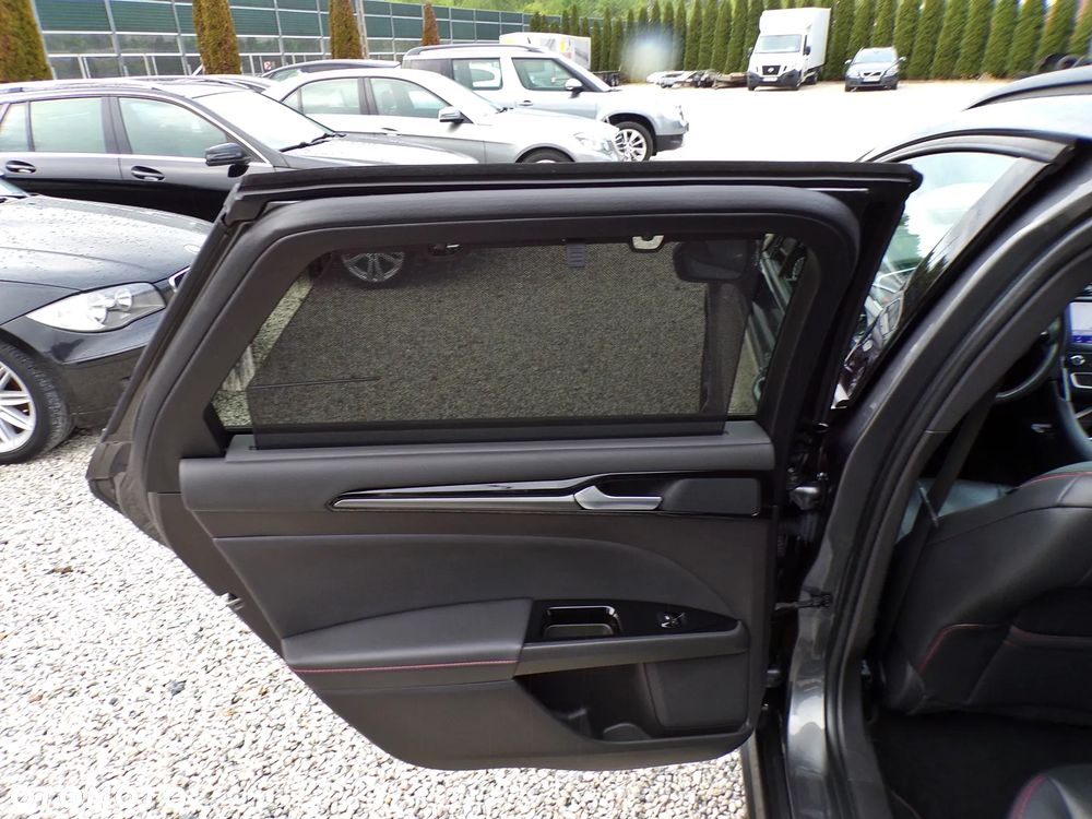 Ford Mondeo - 26