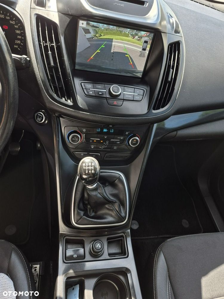 Ford Kuga - 10