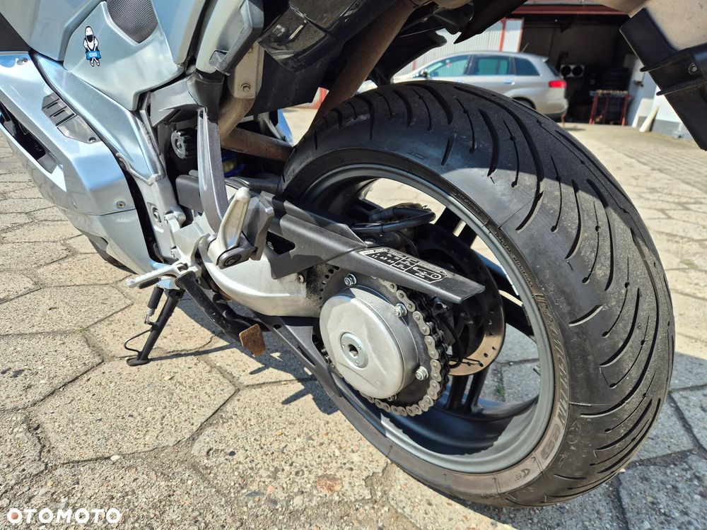 Aprilia RST - 9