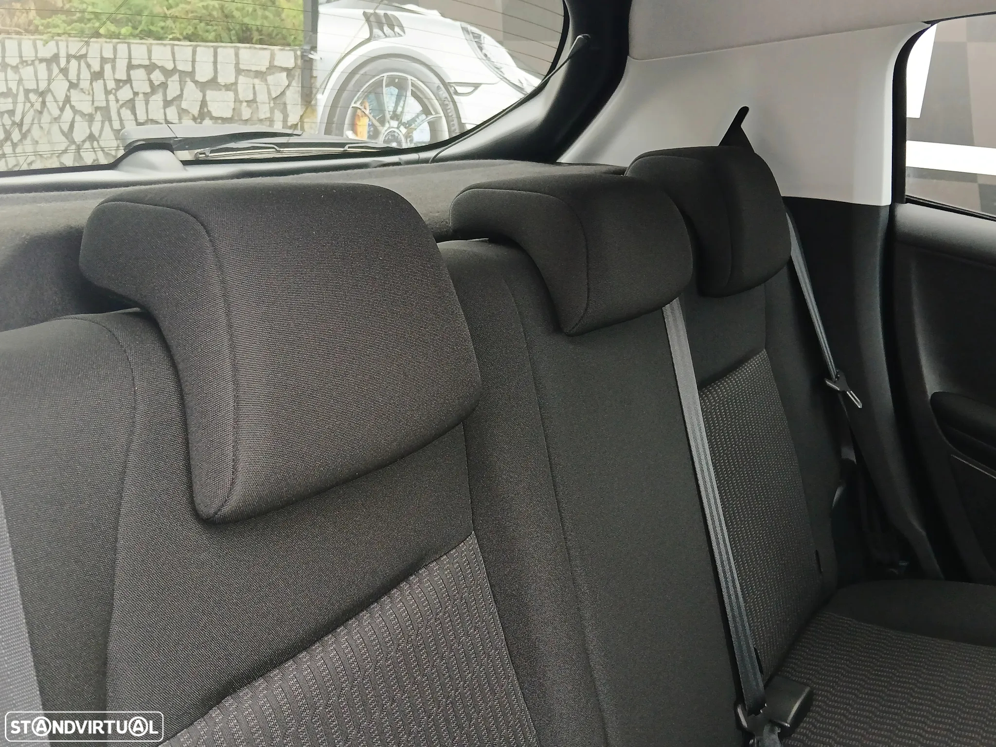 Peugeot 208 1.5 BlueHDi Signature - 19