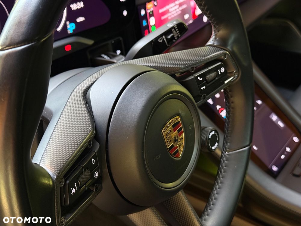 Porsche Taycan Turbo S - 29