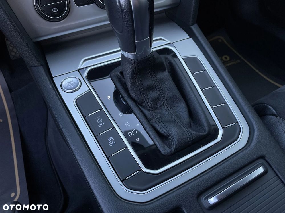 Volkswagen Passat 1.8 TSI (BlueMotion Technology) DSG Comfortline - 32