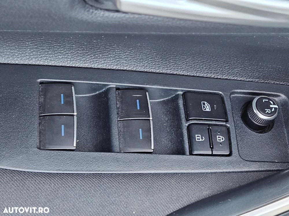 Toyota Corolla 1.8 HSD Business - 14