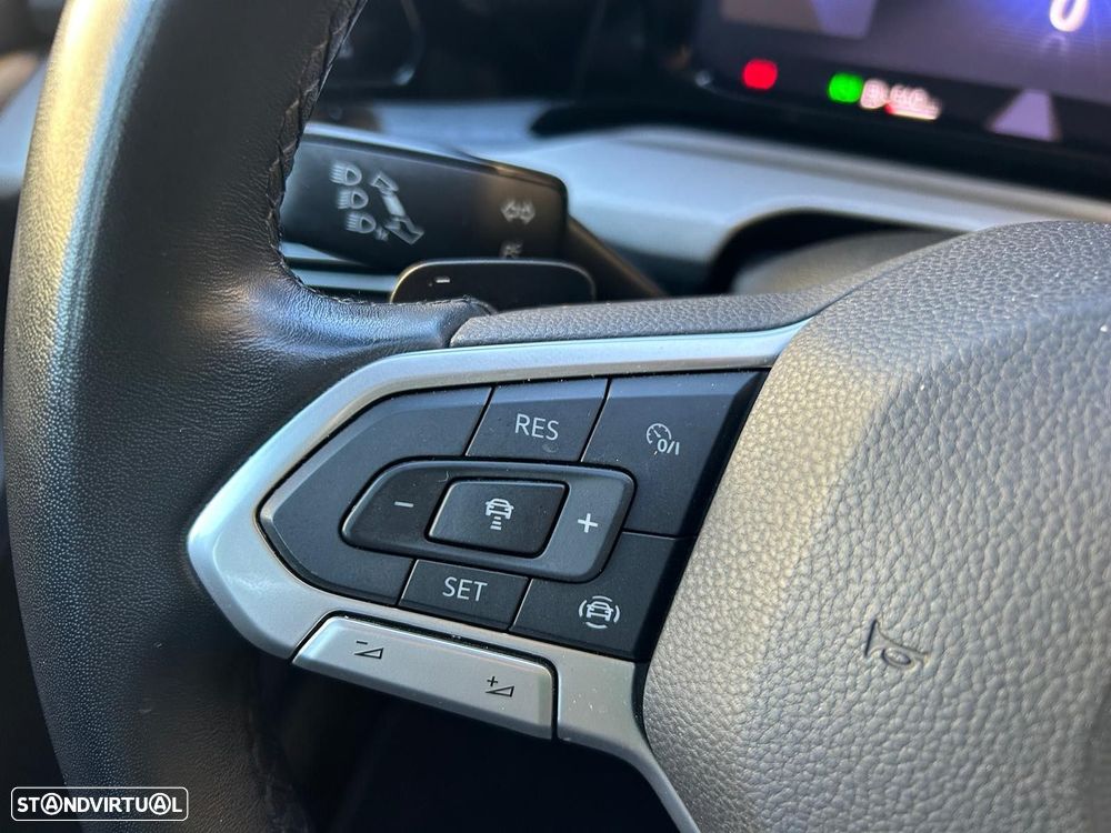 VW Golf 1.0 eTSI Life DSG - 41