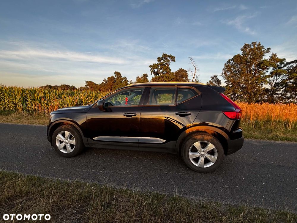 Volvo XC 40 T3 Momentum Pro - 3