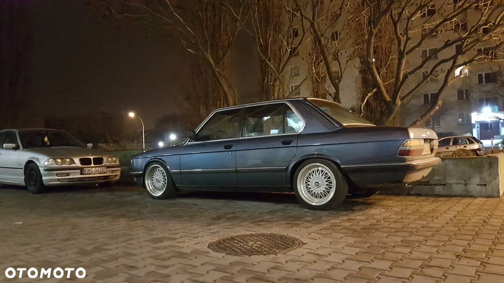 BMW Seria 5 528 i - 3