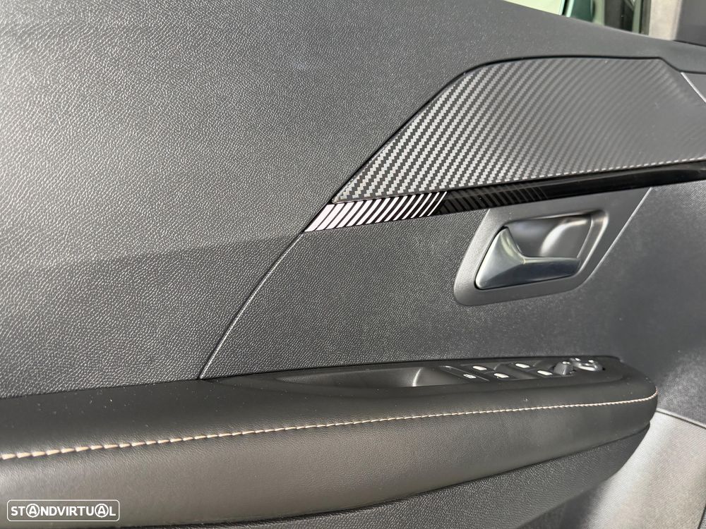 Peugeot 208 1.2 PureTech Allure - 8