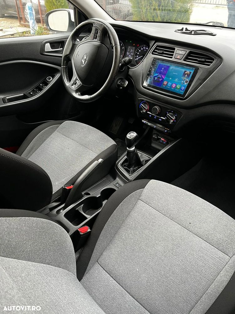 Hyundai i20 1.2 Intro Edition - 4