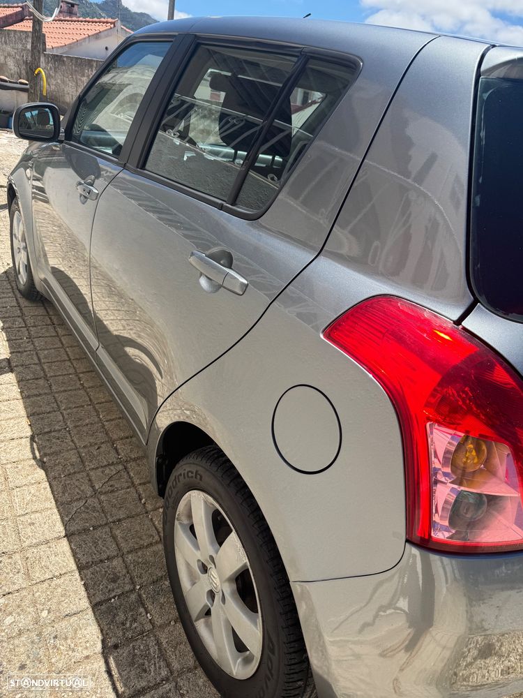 Suzuki Swift - 3