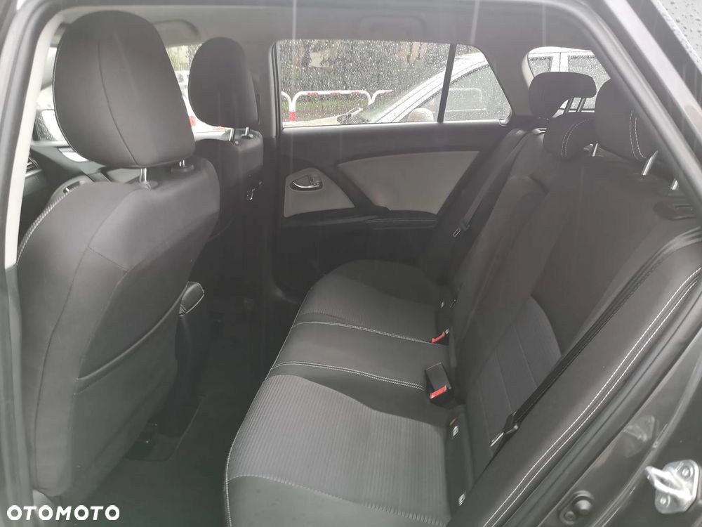 Toyota Avensis 2.0 D-4D Premium - 8