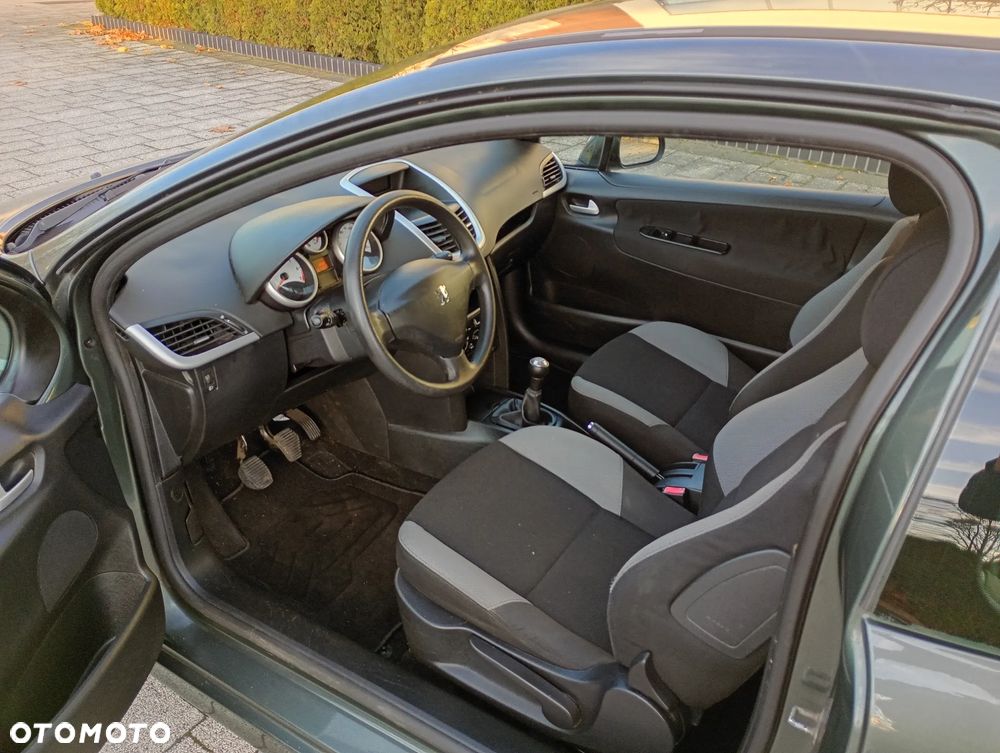 Peugeot 207 1.4 16V Trendy - 6